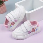 ⁦Cute Embroidered Butterfly Print Sneakers for Kids, Lightweight And Comfortable, Suitable for All Seasons.⁩ - الصورة ⁦4⁩