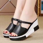 ⁦Women's Fashionable Summer Slide Sandals - Open Toe, High Heel, Vegan Cover with PU Sole⁩ - الصورة ⁦8⁩
