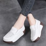 ⁦Women's Slip-On Mid-Heel Platform Shoes - Breathable Synthetic Cover Upper, Round Toe Comfort & Durable PU Sole - Light Blue Minimalist Design for All-Season Casual & Formal Wear, Ladies Shoes⁩ - الصورة ⁦10⁩