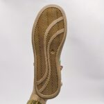 ⁦Women's Retro Style Sneakers - Lightweight PU Cover Low-Top Lace-Up Shoes with White & Green Color Scheme, Beige Sole, and Comfortable Fabric Inner Lining for Casual Attire⁩ - الصورة ⁦6⁩