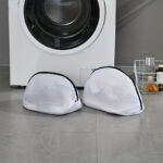 ⁦1pc Polyester Mesh Shoe Laundry Bag for Washing Machine - Protective Anti-Deformation Household Footwear Wash Bag with Durable Zipper - No Battery Required⁩ - الصورة ⁦7⁩