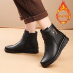 ⁦1Pr ZOLNEI Women'S Winter Snow Boots, Casual Round Toe Dress Boots with Zipper Closure, Flat Block Heel, Faux Upper, Fabric Lining, PU Sole, Warm Fleece-Lined, Non-Slip for All Seasons⁩ - الصورة ⁦4⁩