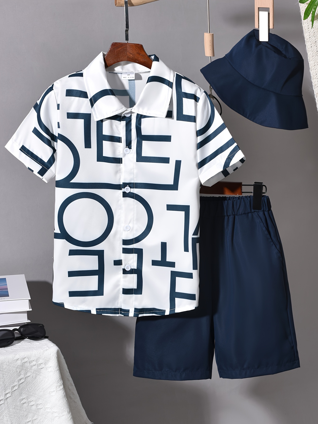 1be2d86d6f33138a6f659492088bdea3-1.jpg KIKOFENDY Boys' 3pcs Summer Vacation Set - Casual Alphabet Print Shirt, Comfortable Shorts & Stylish Sun Hat with Button Details, Non-Stretch Fabric, Regular Fit for Beach & Outdoor Activitie, for Outdoor - Image 1