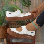 ⁦Stylish Versatile Casual Shoes New Women's Flats Soft Sole Comfortable Round Toe Slip-Ons Magic Strap Ladies' Footwear⁩ - الصورة ⁦2⁩
