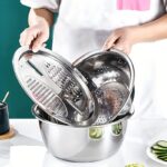 ⁦A Set of Three Stainless Steel Kitchen Tools, Including an Integrated Grinder, a Multifunctional Strainer, And a Mixing Bowl - Perfect for Cleaning And Slicing Fruits, Vegetables, And Cheese | Food-Safe with a Drainage System, Ideal for Home Cooking And K⁩ - الصورة ⁦7⁩