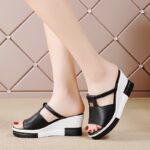 ⁦Women's Fashionable Summer Slide Sandals - Open Toe, High Heel, Vegan Cover with PU Sole⁩ - الصورة ⁦3⁩