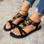 ⁦Women'S Black Flat Sandals with Golden Floral Accents - Open Toe, Synthetic Upper, Non-Slip Sole, Casual Footwear|Decorative Sandals|Synthetic Sandals⁩ - الصورة ⁦3⁩