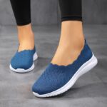 Women's large-size white sneakers, slip-on design, lightweight, suitable for daily wear in spring and summer leisure travel, comfortable and breathable - Image 10