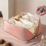 ⁦Large Capacity Artificial Leather Travel Organizer - Portable Cosmetic Case with Compartments, Ideal for Mother-Daughter, Perfect for Toiletry Storage, Ideal Gift for New Year, Valentine'S Day, Mother'S Day⁩ - الصورة ⁦5⁩