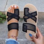 ⁦Stylish Women's Summer Sandals - Breathable Mesh Slip-On Flats with Toe Loop, Comfortable EVA Sole for Casual Outdoor Wear, Strappy Sandals⁩ - الصورة ⁦4⁩
