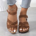 ⁦Chic Women's Wedge Sandals with Floral Accents - Comfortable Open Toe, Hook-and-loop Fastener Closure, Faux Cover Summer Shoes⁩ - الصورة ⁦10⁩