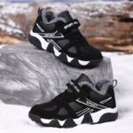 ⁦Boys' Winter Snow Boots with Warm Plush Lining - Comfy Non-Slip Soft Sole Sneakers, Black & White Geometric Design, Hook and Loop Closure, Casual Retro Style for Youngsters, Winter Boots⁩ - الصورة ⁦7⁩