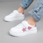 New Spring Collection 2025 Girls' Shoes Featuring Cute Heart Designs, Versatile Sneakers, Stylish Everyday White Shoes.