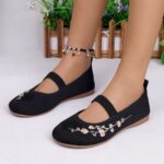 ⁦Women'S Fashionable Floral Mary Jane Flats - Soft, Comfortable Slip-On Shoes with Floral Design, Lightweight Rubber Sole, All-Season Wear, Casual Footwear | Floral Pattern | Comfortable Footwear⁩ - الصورة ⁦4⁩