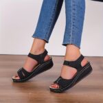 ⁦New Summer Comfortable Outdoor Magic Tape Open-Toe High Quality Platform Women's Wedge Thick Sole Sandals⁩ - الصورة ⁦4⁩