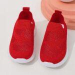 One pair of breathable and lightweight mesh casual sports shoes for girls and boys in four colors, suitable for spring and summer
