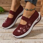 ⁦Women's Casual Sneakers - Breathable Low-Top Shoes with Rubber Sole, Fabric Upper & Lining, One-Snap Closure, All-Season Comfort for Casual Attire⁩ - الصورة ⁦7⁩
