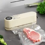 ⁦NIJ 1 multifunctional automatic food sealing machine, portable wireless vacuum sealing machine, equipped with snack bag sealing, long-term food preservation, compact and easy-to-use design, suitable for kitchen and outdoor picnics, USB rechargeable⁩ - الصورة ⁦3⁩