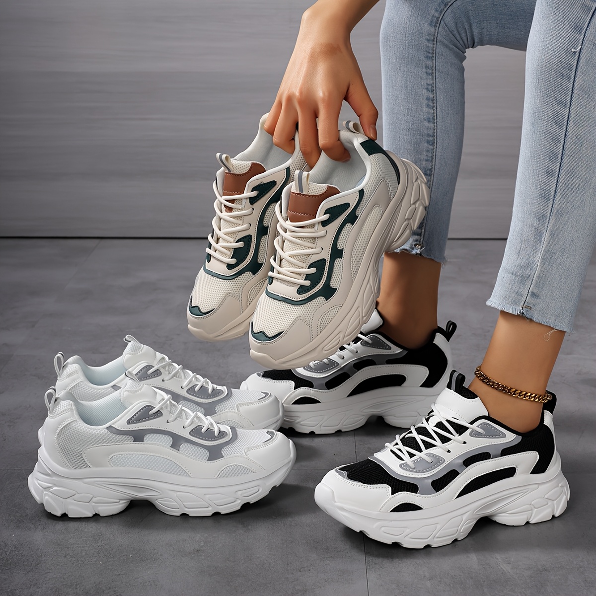 7569e92c-7de0-4cbd-8150-9146e10c26cc.jpg Breathable Running Shoes for Women, Casual Lace-Up Sneakers with Thick Sole, Round Toe, All-Season Outdoor Shopping - الصورة 1