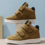 ⁦Boys Mid-Top Fashion Sneakers Sports Casual Shoes with Hook and Loop Fastener Closure, Solid Color, All-Season Comfort, Training and Daily Wear, Splicing Design with Sewing Thread - PU & Fabric Upper, Fabric Lining, TPR Sole⁩ - الصورة ⁦7⁩