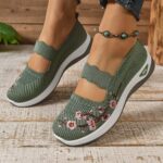 ⁦Women's Casual Sneakers - Breathable Low-Top Shoes with Rubber Sole, Fabric Upper & Lining, One-Snap Closure, All-Season Comfort for Casual Attire⁩ - الصورة ⁦6⁩