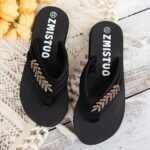 ⁦Women's Plus Size Summer Sandals Slip-On Flat Flip Flops with Leaf Pattern Embellishments - Breathable Fabric Upper & EVA Sole for Beach, Casual, Poolside Wear - Black, Beach Footwear | Elegant Leaf Design | Comfortable Sole, Beach Shoes⁩ - الصورة ⁦5⁩