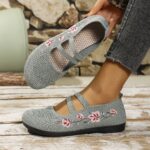 ⁦Women'S Spring Floral Knit Ballet Flats - Breathable Slip-On Shoes with EVA Insole, PVC Sole, and Comfortable Fabric Lining for Casual Wear⁩ - الصورة ⁦3⁩