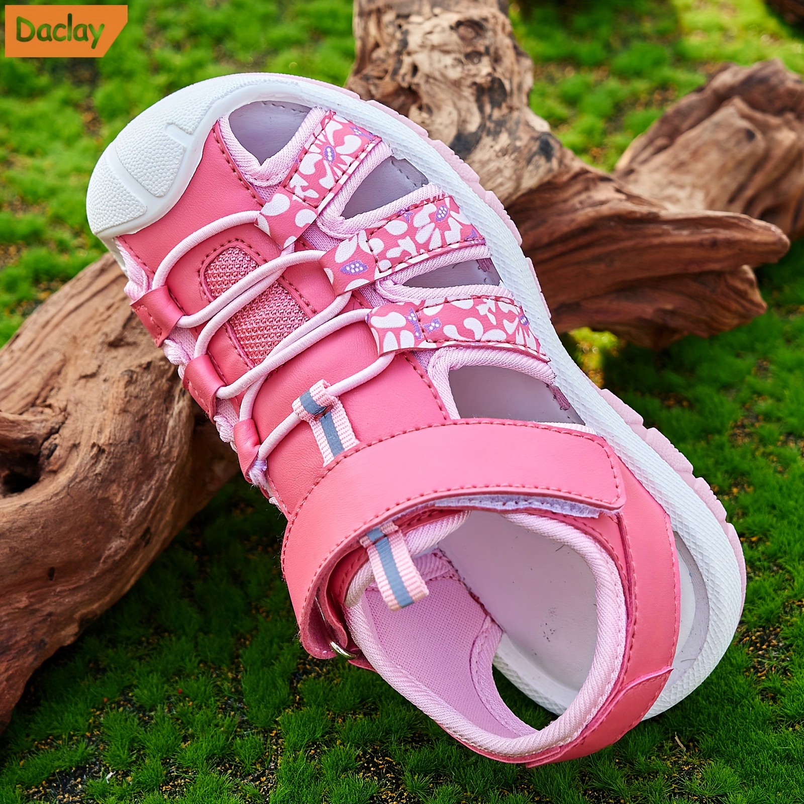 8acde735-41a0-4bb4-b9e7-e3adcecfc33f.jpg DCLUAY Girls' Pink Breathable Sandals - Lightweight Non-Slip Outdoor Sports & Casual Shoes with Hook-and-Loop Strap, Perfect for Running and Casual Attire, Strappy Sandals - الصورة 1