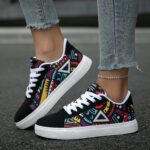 ⁦1 Pair Unisex Geometric Pattern Casual Sneakers - Lightweight Low Top Lace-Up Shoes with Round Toe, Fabric Upper & EVA Sole for Outdoor, Walking, and Daily Wear⁩ - الصورة ⁦6⁩