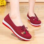 ⁦Women's Floral Embroidered Flats, Bowknot Decor Lightweight Soft Sole Shoes, Comfort Daily Footwear⁩ - الصورة ⁦3⁩