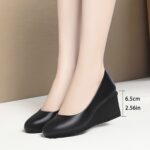 ⁦Lightweight Design, Women's Black Cover Wedge Heel Work Shoes - Comfortable Soft Sole, Slip-On Professional Single Shoes for All Seasons, Everyday Work Shoes|Versatile Women's Shoes|Synthetic Cover Shoes⁩ - الصورة ⁦6⁩