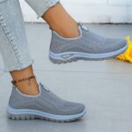 ⁦Women'S Plus Size Breathable Slip-On Sneakers - Lightweight Casual Walking Shoes with Air Cushion, Black & Blue Design, Comfortable Fabric Upper & TPR Sole for Spring/Autumn, Ladies Sneakers, Everyday Comfort Footwear, Slipon Design, Flexible Sole Footwea⁩ - الصورة ⁦3⁩