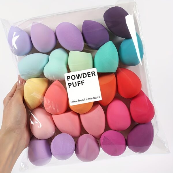 A Dual-Use Beauty Sponge, Made of Water-Based PU, for Blending Wet And Dry Foundations. It Is Unscented And Suitable for Combination Skin, with Random Color Selection.