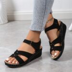 ⁦Chic Women's Wedge Sandals with Floral Accents - Comfortable Open Toe, Hook-and-loop Fastener Closure, Faux Cover Summer Shoes⁩ - الصورة ⁦8⁩