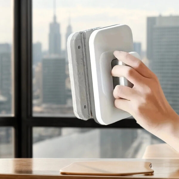 Essential Tool for High-rise Window Cleaning, Double-sided Magnetic Glass Scraper, Suitable for 3-10mm Single-layer Glass, Strong Magnetism, Easy Decontamination!