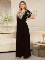 ⁦Elegant Black Turkish Kaftan Dress with Floral Embroidery - Loose Fit Short Sleeve Dress for Women, Middle Eastern Inspired All-Season Versatile Wear, Mature Sophisticated Attire, Comfortable Fit⁩ - الصورة ⁦5⁩