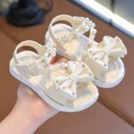 TEEOEC Girls' Summer Fashion Sandals - Lightweight, Breathable Open-Toe Shoes with Floral Princess Design, Thick Sole Beach Slippers for Youngsters, PVC Material, Round Toe, Beach Shoes