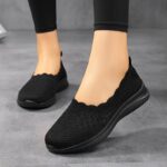 Women's large-size white sneakers, slip-on design, lightweight, suitable for daily wear in spring and summer leisure travel, comfortable and breathable - Image 6