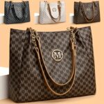 ⁦Women'S PU Vintage M Printed Character, M Retro Hardware Accessories, Large Capacity Spring And Summer Travel Vacation Zipper Switch Shoulder Bag, Crossbody Bag, Handbag, Tote Bag, Available in Three Colors.⁩ - الصورة ⁦2⁩