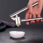1pc Garlic Press, Stainless Steel Garlic Mincer & Peeler, Garlic Crusher, Removable Inner Dish Design For Easy Clean And Filling Garlic Kitchen Accessories