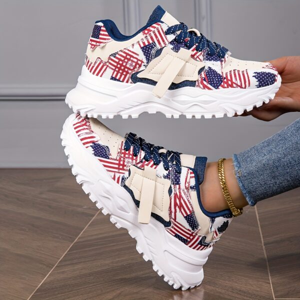 Youth Girls' Fashion Retro Canvas Patchwork Trendy Chunky Sole Dad Shoes Outdoor Lightweight Non-slip Lace-up Thick-soled Casual Sneakers Suitable for Travel Hiking Daily Street Wear with Random Placement of Print Patterns