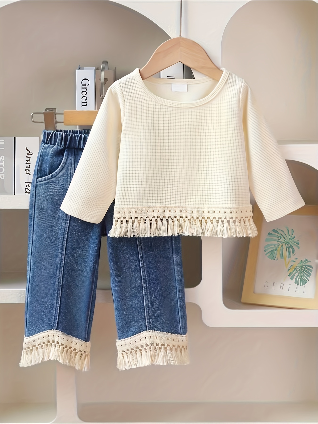 e27e75c9-7d61-49a4-b07f-90b13dfde196.jpg Little Girl Fashion Tassel Top + Long Pants 2pcs Set - Casual, Solid Color, Slight Stretch, Regular Fit for Fall/Winter, Perfect for Thanksgivin, for Outdoor - Image 1