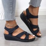 ⁦Chic Women's Wedge Sandals with Floral Accents - Comfortable Open Toe, Hook-and-loop Fastener Closure, Faux Cover Summer Shoes⁩ - الصورة ⁦9⁩