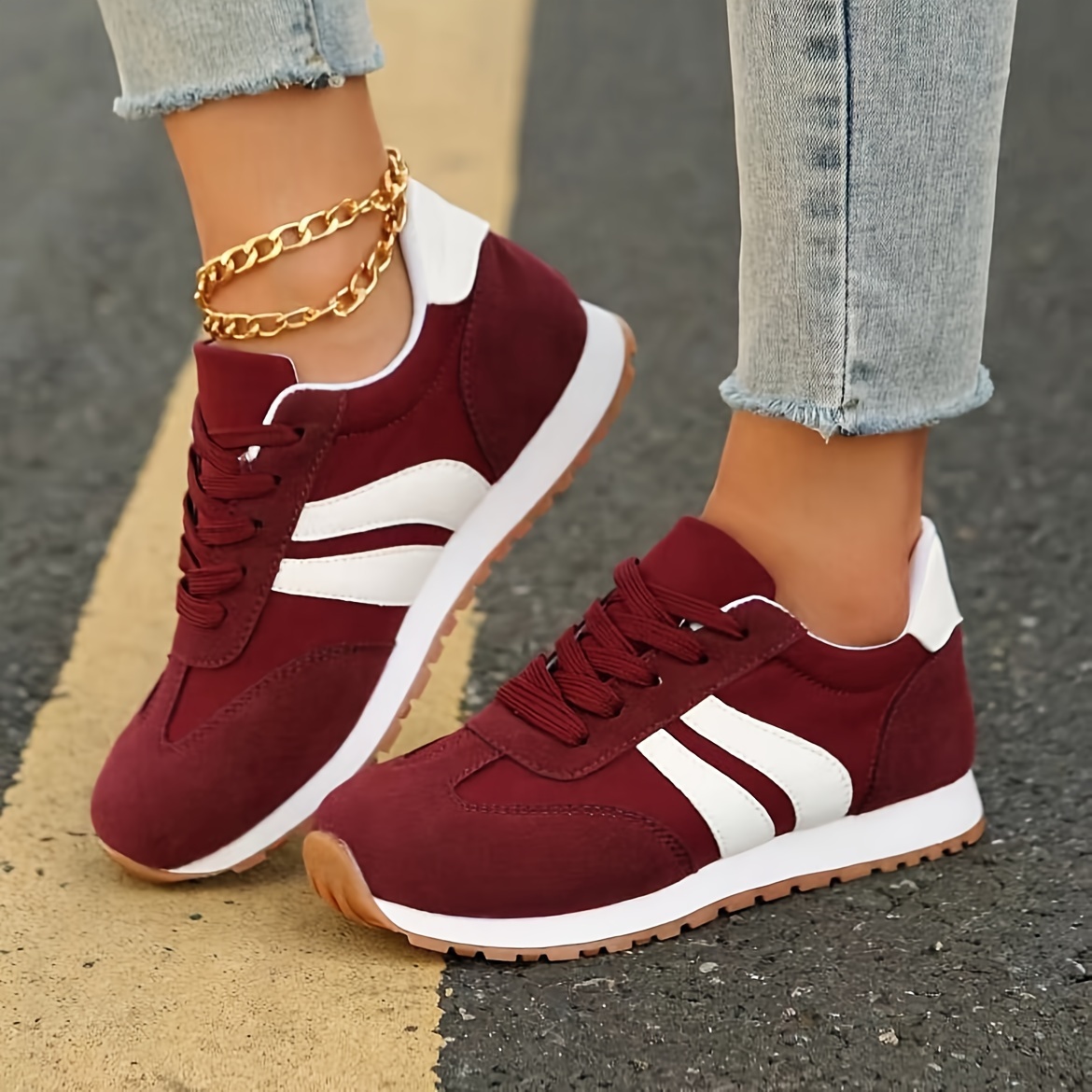 eb3453e0-5eb0-47a2-a91e-e64e48b105b3.jpg Ladies Red Soft Sole Anti-Slip Low Top Lace Up Casual Sports Shoes, Solid Color, All-Season, Fabric Synthetic Upper, Rubber Sole, Fabric Insole for Women - الصورة 1