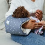 ⁦Cozy Cradle Arm Pillow, Nursing Pillow for Breastfeeding Support, Cozie Cradle Baby Pillow, Arm Pillow for Feeding Baby, Travel Nursing Pillow⁩ - الصورة ⁦2⁩