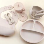 ⁦9pcs Silicone Baby Feeding Set - Weaning Guide Kit with Suction Bowl, Divided Plate, Toddler Self-Feeding Plate, Spoon, Fork, Adjustable Bib, and Sippy Cup for Infants and Toddlers⁩ - الصورة ⁦8⁩