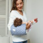 ⁦Cozy Cradle Arm Pillow, Nursing Pillow for Breastfeeding Support, Cozie Cradle Baby Pillow, Arm Pillow for Feeding Baby, Travel Nursing Pillow⁩ - الصورة ⁦3⁩
