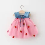 ⁦Summer New Girls' Little Flying Sleeve Dress Children's Bow Strawberry Embroidery Mesh Spliced Denim Princess Dress⁩ - الصورة ⁦3⁩