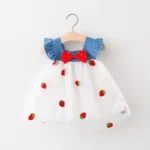 ⁦Summer New Girls' Little Flying Sleeve Dress Children's Bow Strawberry Embroidery Mesh Spliced Denim Princess Dress⁩ - الصورة ⁦7⁩